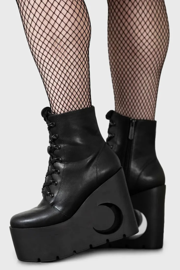 Crescent Boots