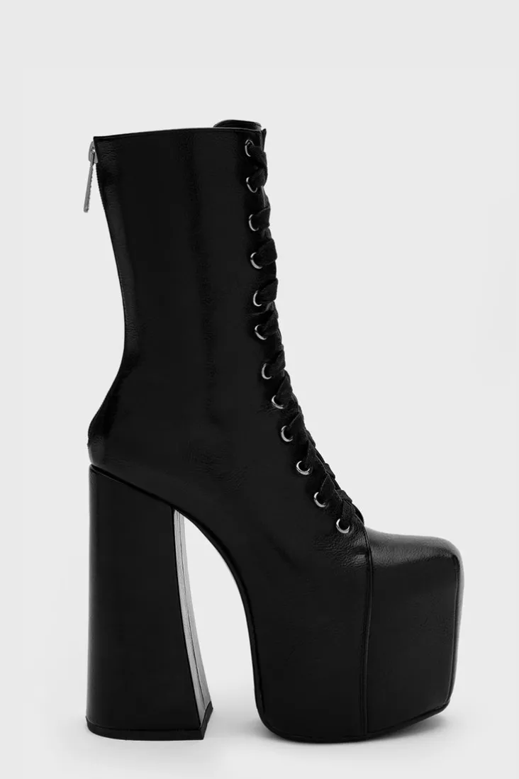 Romantic Cottage Boots